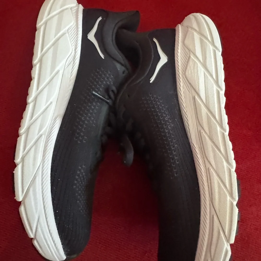 Hoka Arahi 7 - Picture 3 of 9